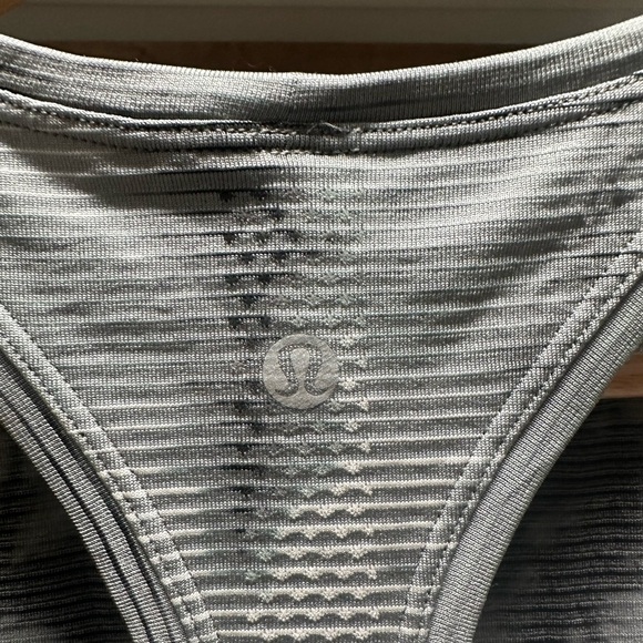 Lululemon x Peloton Tank - Picture 3 of 3